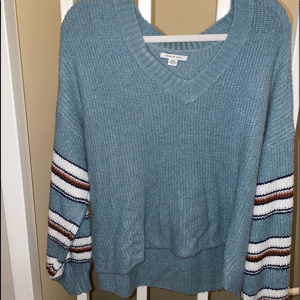 AMERICAN EAGLE OVERSIZED BLUE SWEATER - SIZE MEDIUM